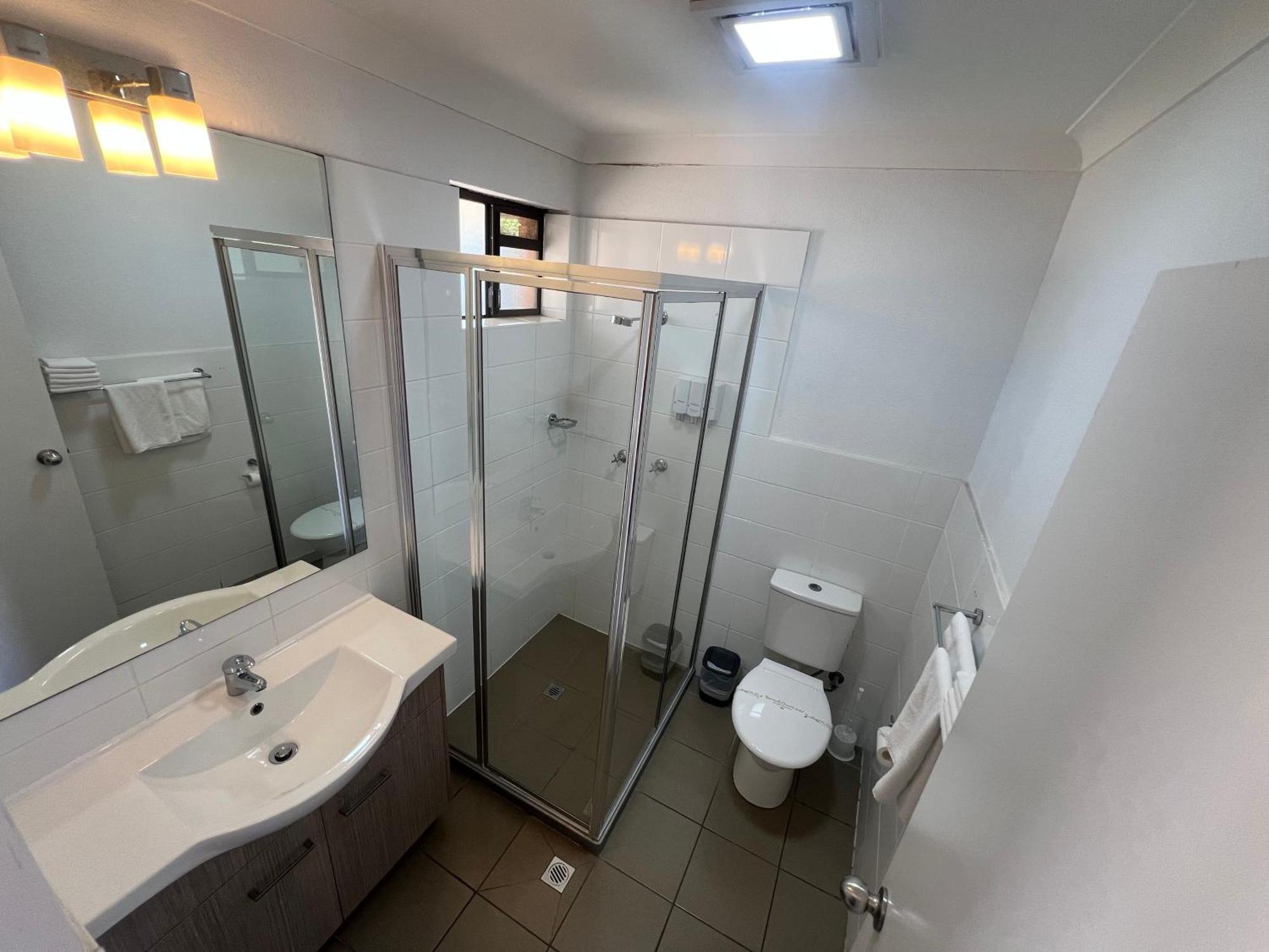 Adelong Motel Narrabri Bagian luar foto