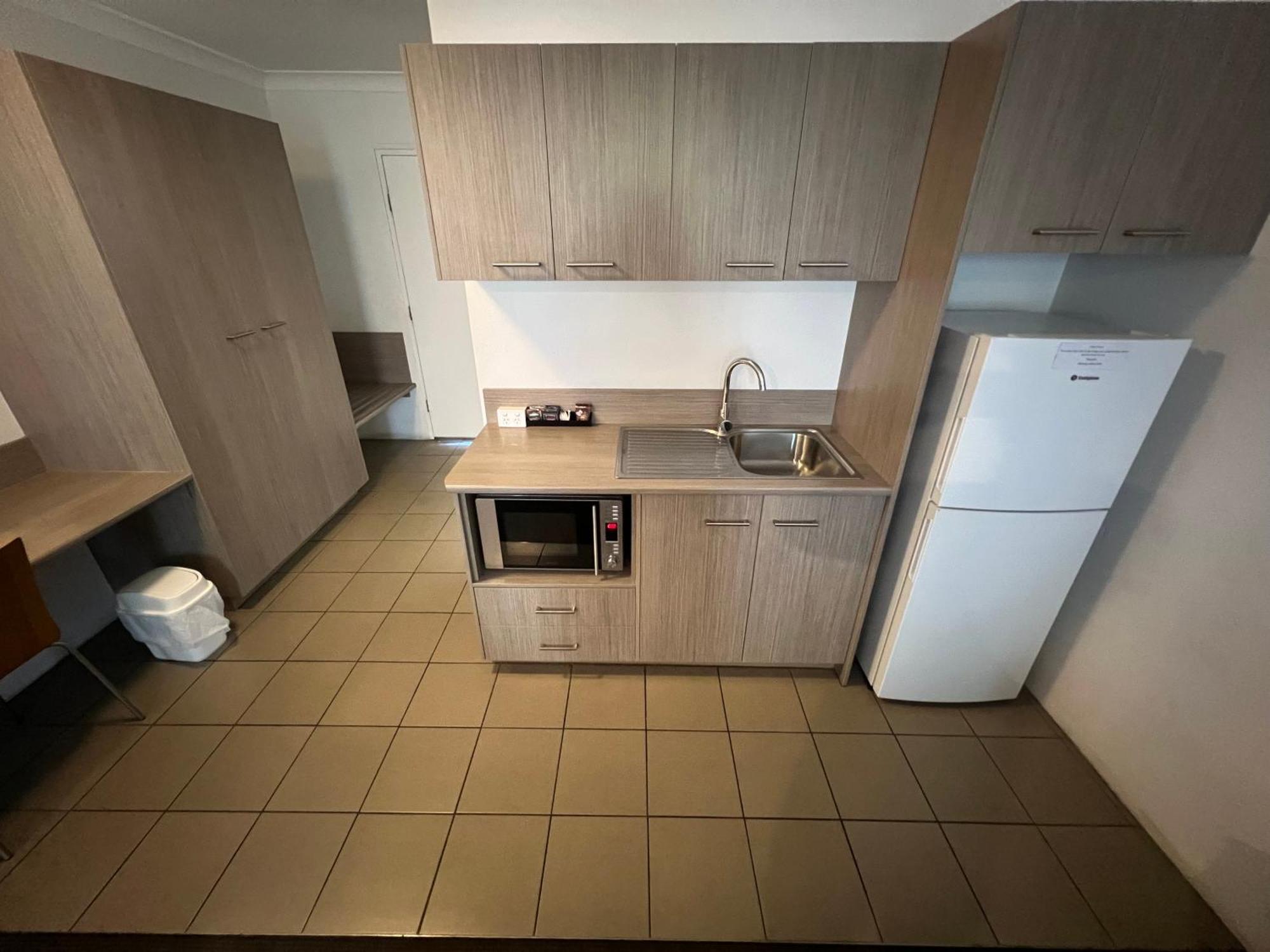 Adelong Motel Narrabri Bagian luar foto