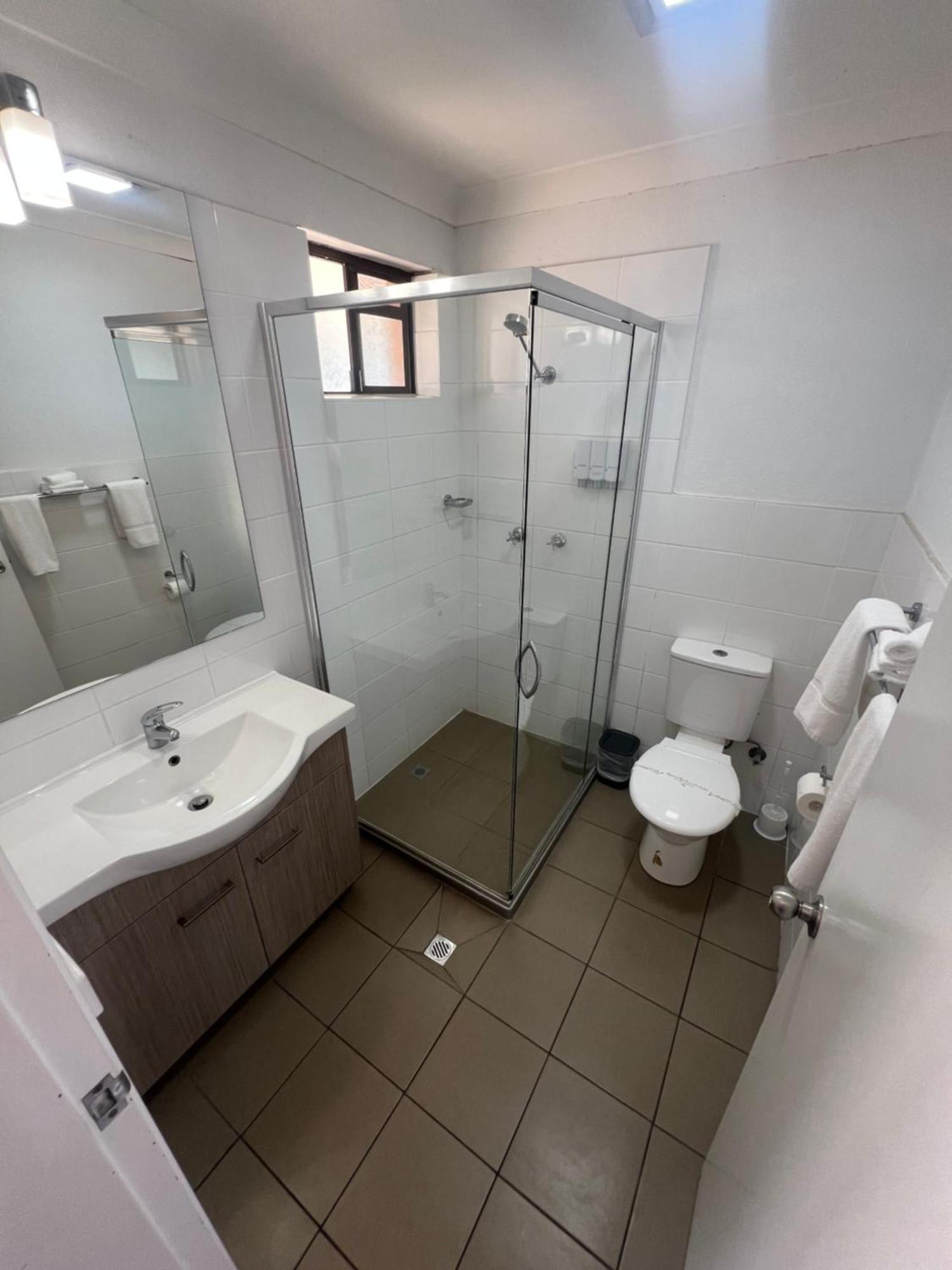 Adelong Motel Narrabri Bagian luar foto