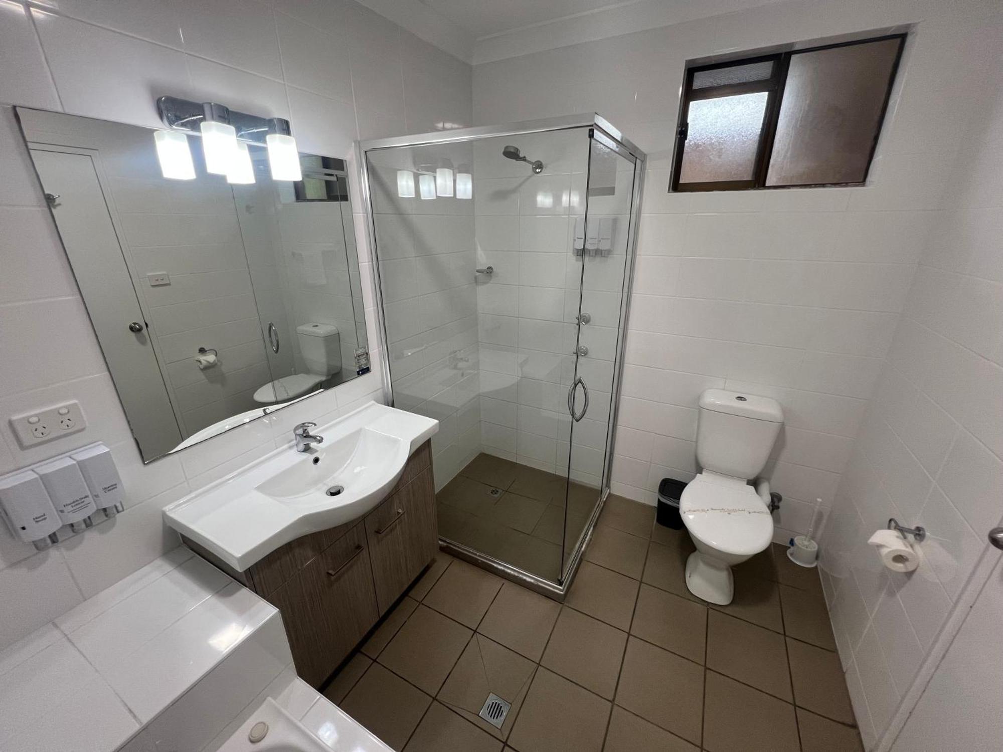 Adelong Motel Narrabri Bagian luar foto