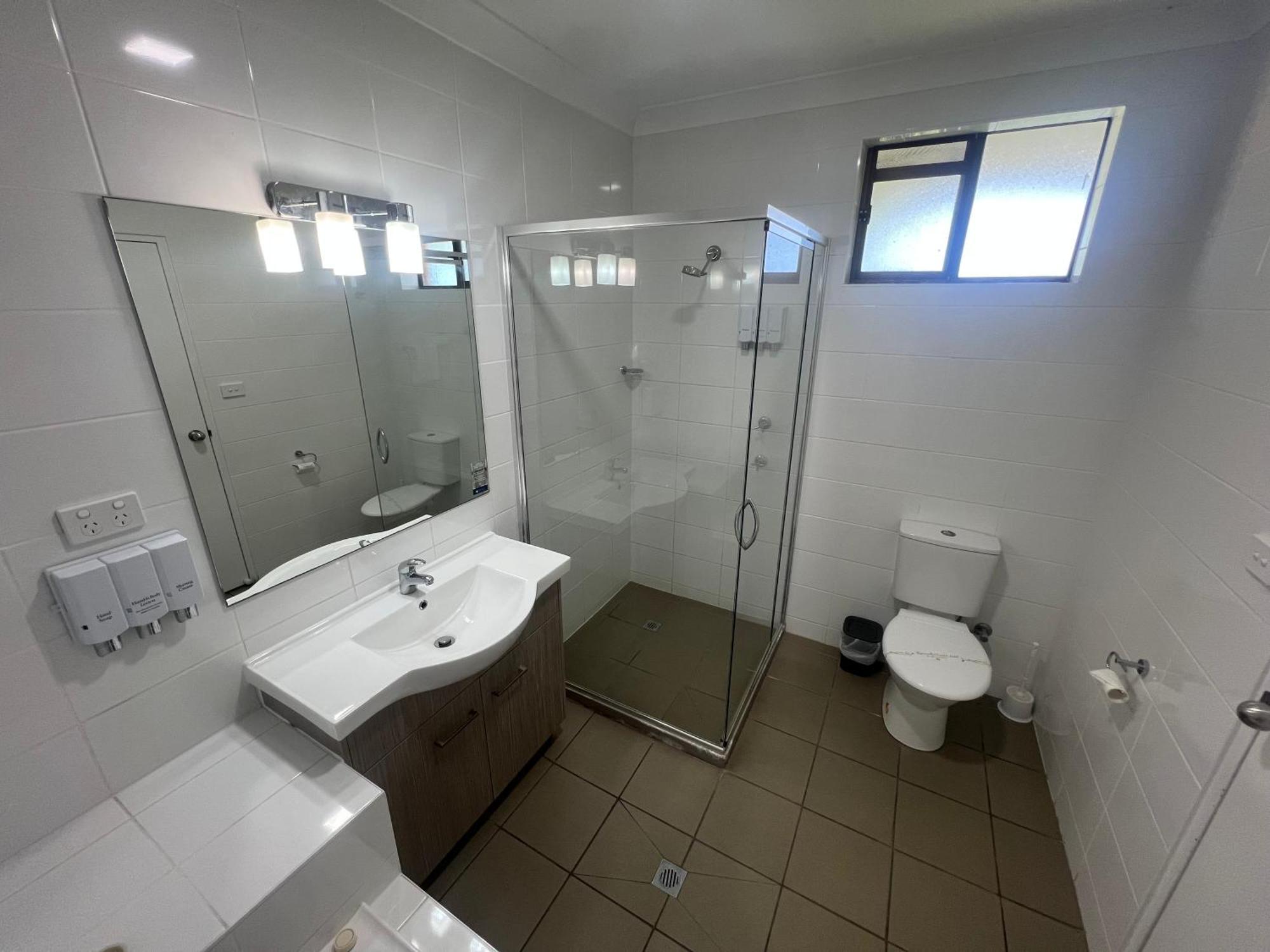 Adelong Motel Narrabri Bagian luar foto