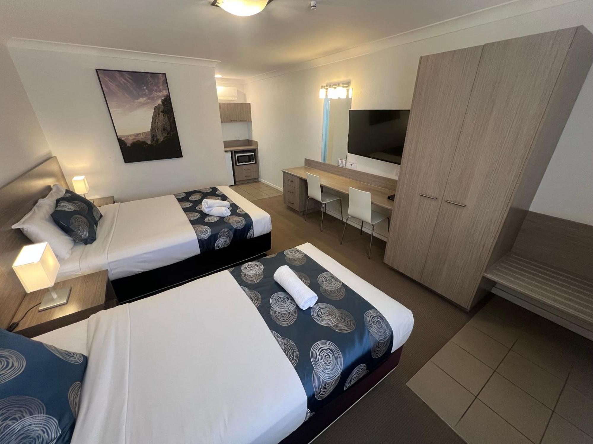 Adelong Motel Narrabri Bagian luar foto